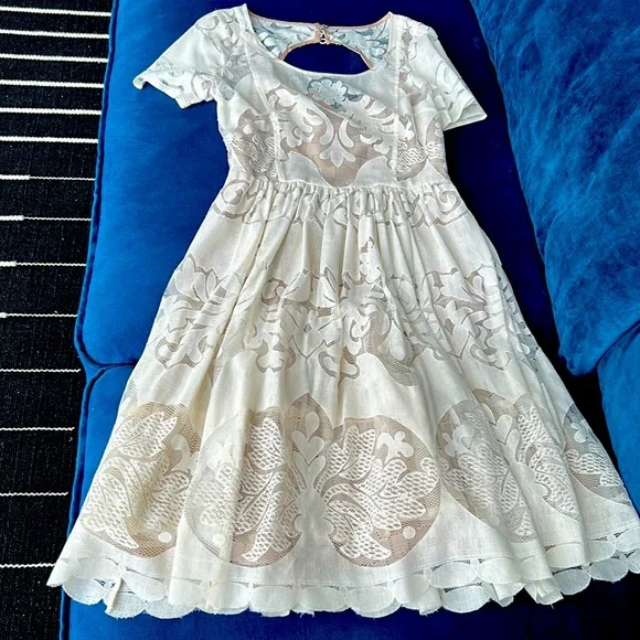 Tracy Reese Dresses | Anthropology Tracy Reese Size 4 Cream Midi Dress. Beautiful Fabric. | Color: Cream | Size: 4 | Dancesarita's Closet